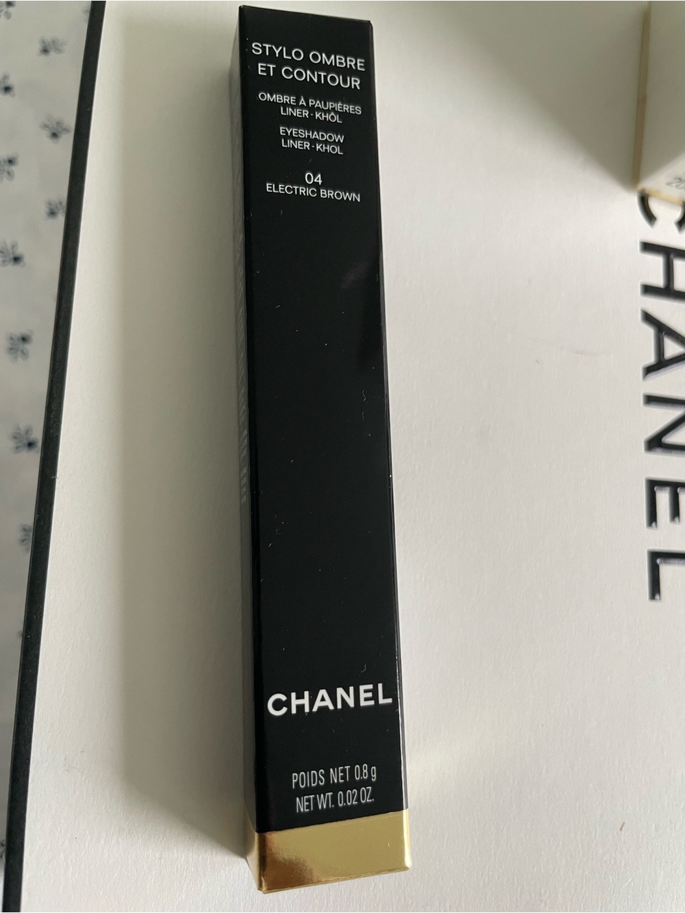 CHANEL Stylo Ombre et Contour Eyeshadow Liners — Espresso& Electric Brown - Picture 2 of 3